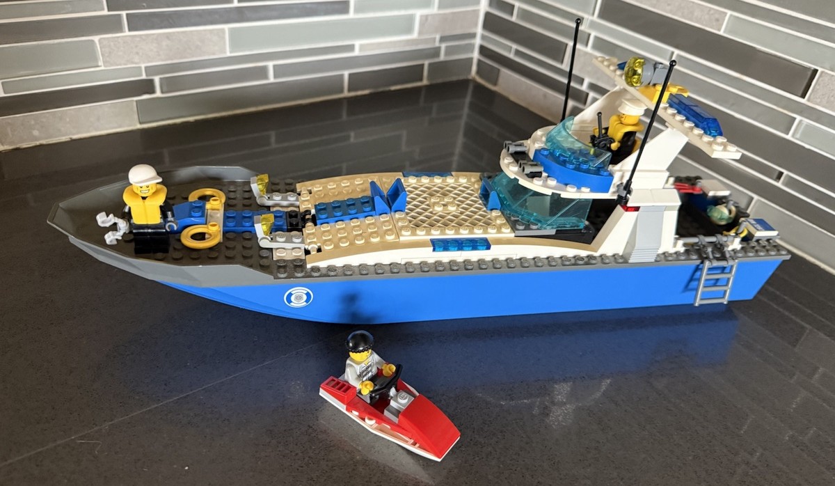 LEGO 2011 CITY POLICE #7287 POLICE BOAT Mini Figures Jet Ski- Incomplete  READ