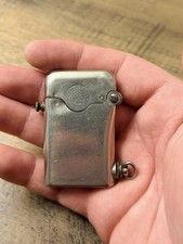 Briquet Thorens Fab. Suisse. Vers 1916-1920. Plaque Ministère des Finances