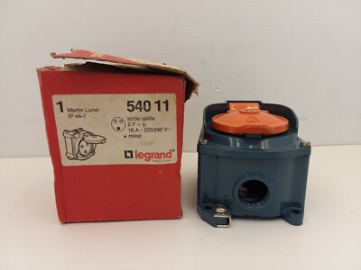 LEGRAND 54011 METAL SURFACE SOCKET, MARTIN LUNEL, 2 POLE, 16A 220/240V, NIB