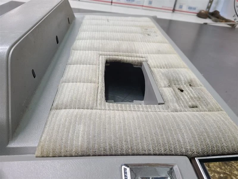 Par de molduras de panel de puerta delantera Chevy/GMC Suburban 1981-91 gris eléctrico/grano madera Foto 3 de 4