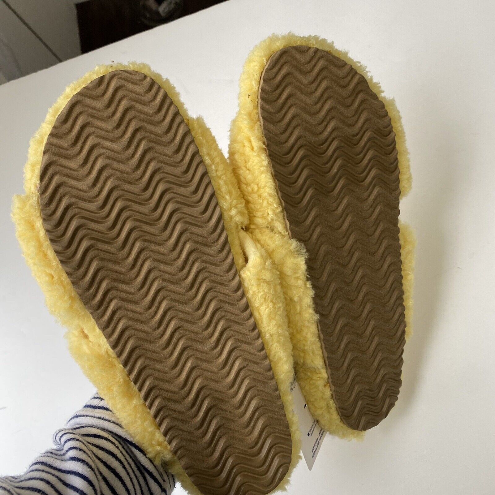 PANTOFOLA D’ORO DEAR FOAMS nuovo $49 donna XL 11 12 giallo x cinturino ciabatte sfocate D9