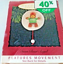 1993 HALLMARK ORNAMENT SNOW BEAR ANGEL QX5355 MOTION DV51