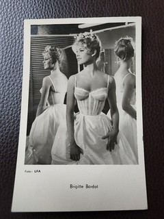 Vends ma Collection ( 500 CPA différentes) BRIGITTE BARDOT