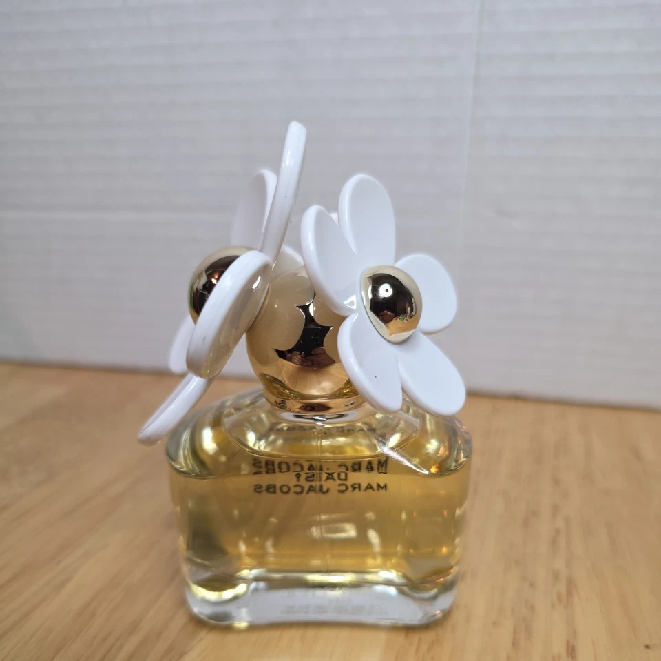 Perfume para mujer Marc Jacobs Daisy por Marc Jacobs 1,6 OZ EDT nuevo en caja Foto 4 de 4