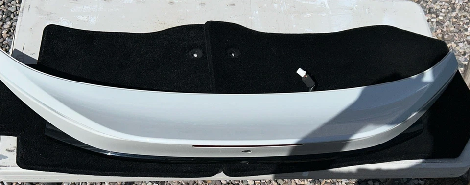 Spoiler traseiro Toyota GR86 Subaru BRZ 22-25 OEM branco pérola - Imagem 2 de 4