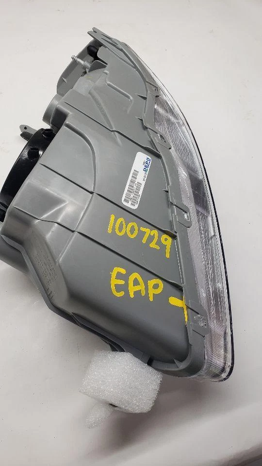 04 05 06 07 08 CHEVY AVEO Headlamp Assembly Right Foto 2 de 3