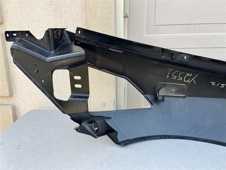 2016-2019 16 17 18 19 Chevrolet Corvette ZR1 Right Hand Fender OEM