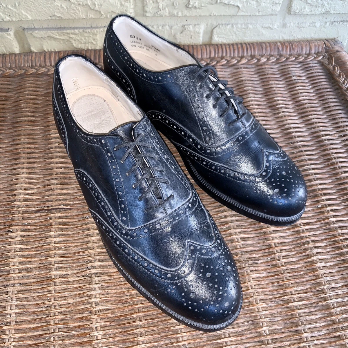 G.H. Bass Men s 7.5 M Black Leather Wingtip Derby Brogue Oxford