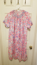 Vintage Smart Time Housecoat Robe Womens Sz Large Floral Snaps Pocket