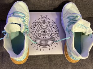 kyrie 5 spongebob squidward