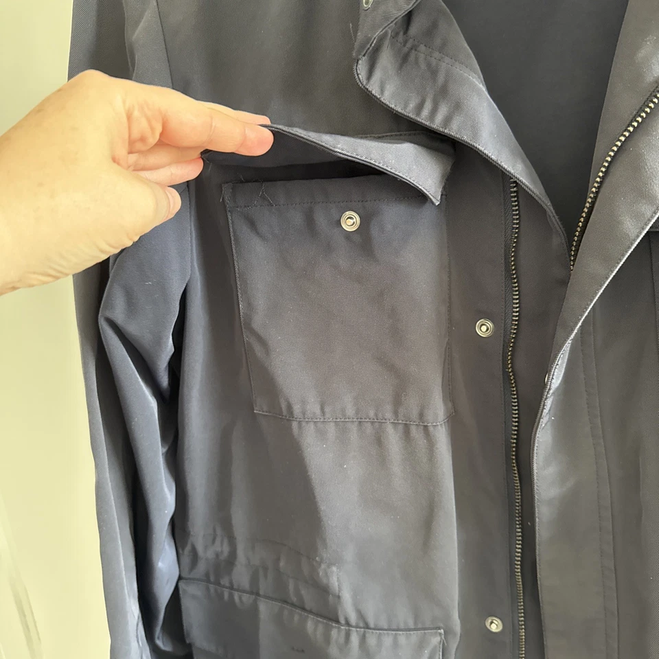 ARMANI COLLEZIONI MEN'S NAVY BLUE WATER REPELLENT RAIN COAT  WINDBREAKER SIZE 50 - Image 4 of 4
