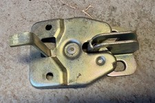 Datsun Nissan Sunny 120Y Trunk boot Lock Release Latch