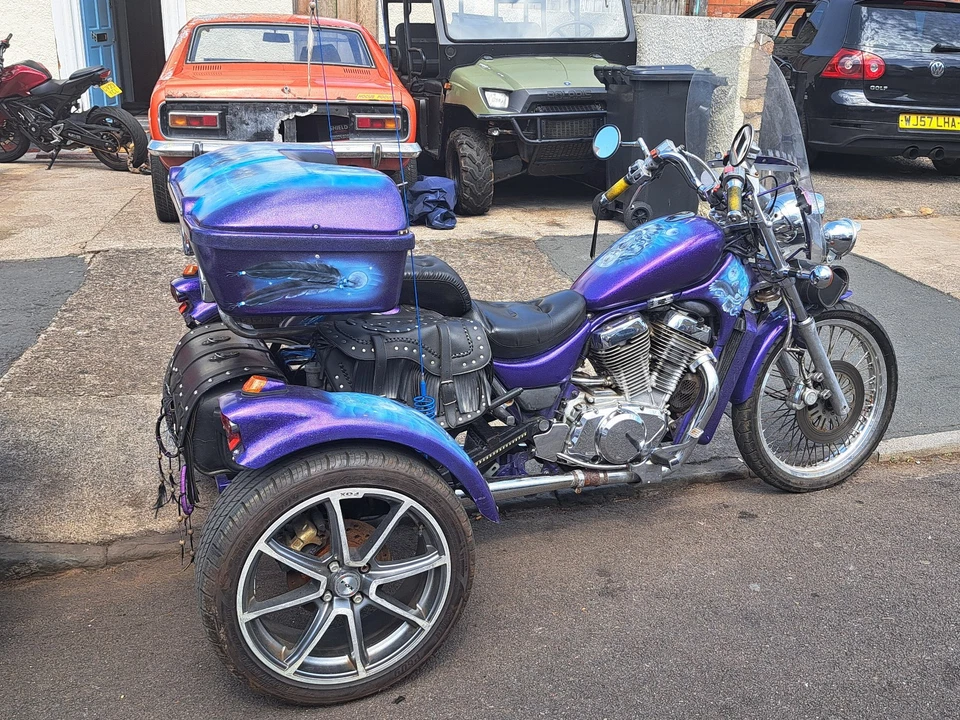 1996 SUZUKI VS 800 INTRUDER TRIKE SHAFT DRIVE - Image 1 of 4
