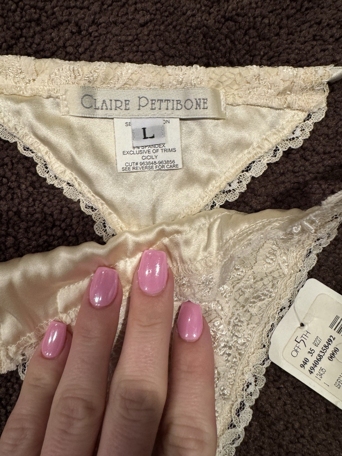 Saks Fifth Avenue Vintage Lace Cream Thong Panties Brand New With Tags image 4