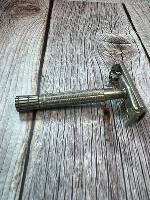 Vintage 1955 Gillette Flare Tip Double Edge Safety Razor A4 One Piece