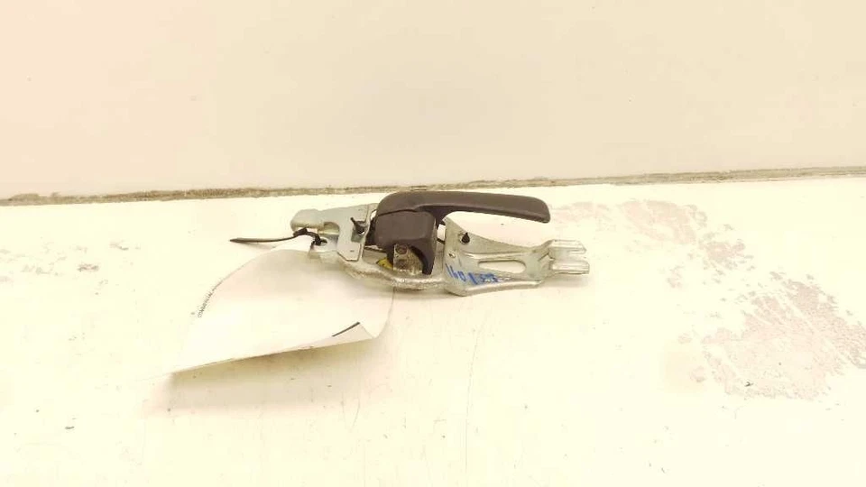 1998 TOYOTA RAV4 BASE PASSENGER SIDE FRONT INTERIOR DOOR HANDLE - Image 3 of 4