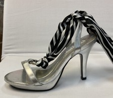  Silver Touch Ups Size 7 Women  s Formal Shoes