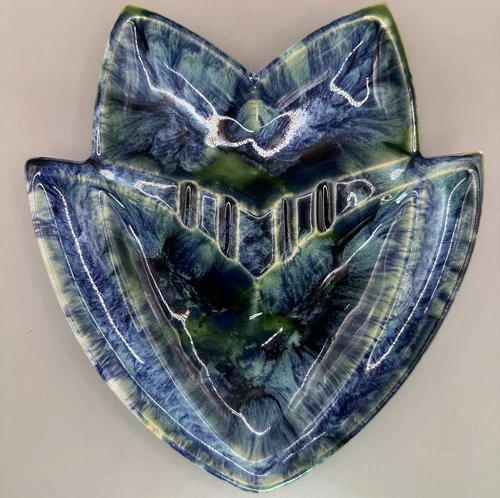 Vintage McCoy USA Arrow Leaf Ashtray Green Blue Drip Glaze Rare HTF Collectible