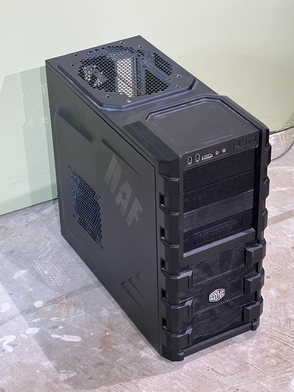 Cooler Master HAF 912 - Mid Tower Computer Case with a Tagan 700W Power Supply