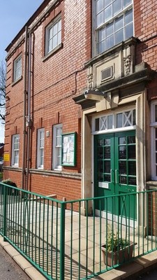 Photo 12x8 Tiverton : Castle Primary School Tiverton/SS9512 Enjoy the bui c2017