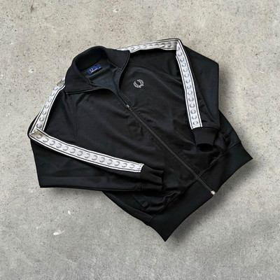 Fred Perry Herren Trainingsjacke XS schwarz/weiß Logo Reißverschluss Stehkragen