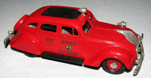 CHRYSLER AIRFLOW 4-DOOR Sedan 1934 BROOKLIN 1/43e