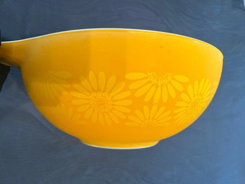Vintage Pyrex 403 Yellow Daisy Cinderella Mixing Bowl 2.5Qt Bright Orange Floral