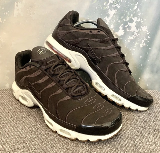 brown nike air max plus