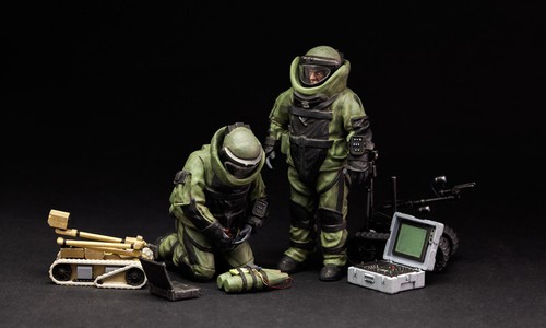 Meng HS003 1/35 US Sprengstoff Entsorgung Spezialisten & Roboter Montage Modell - Bild 5 von 8