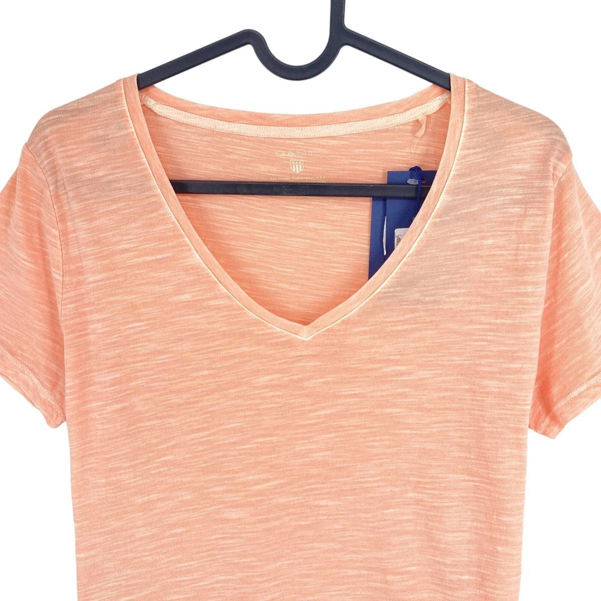 gant solid fitted v neck