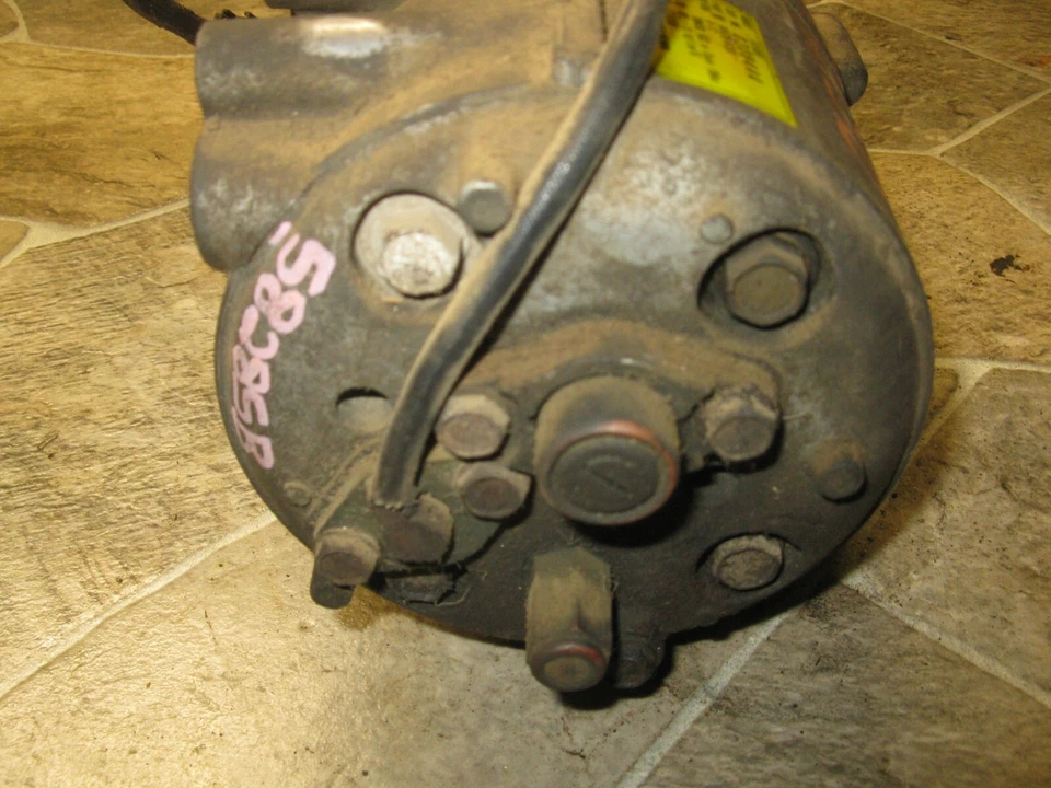 1991-1993 MITSUBISHI GALANT A/C AIR CONDITIONER COMPRESSOR PUMP/MOTOR OEM - Image 3 of 4