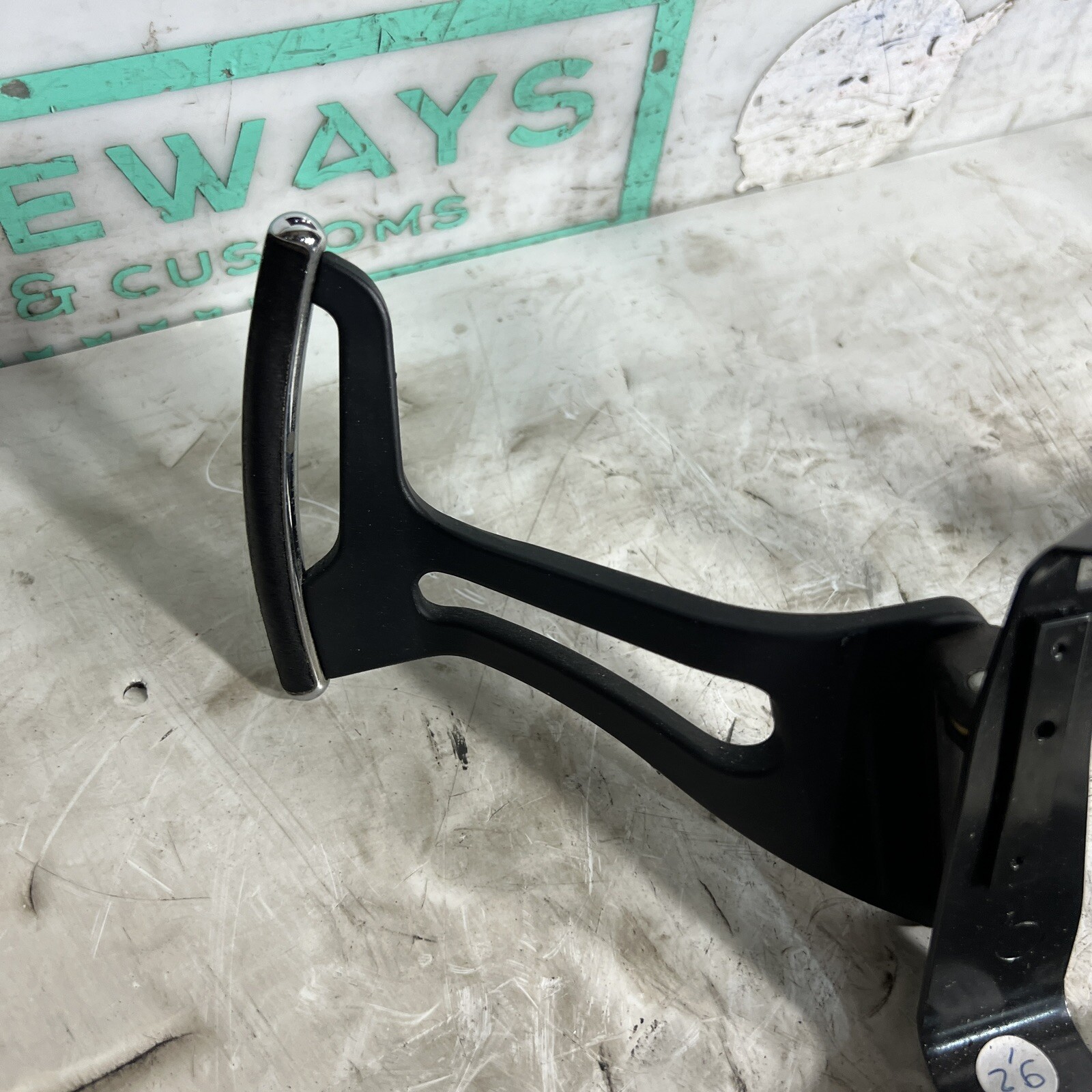 03-12 Maserati Quattroporte Steering Wheel Paddle Shifter Levers M139