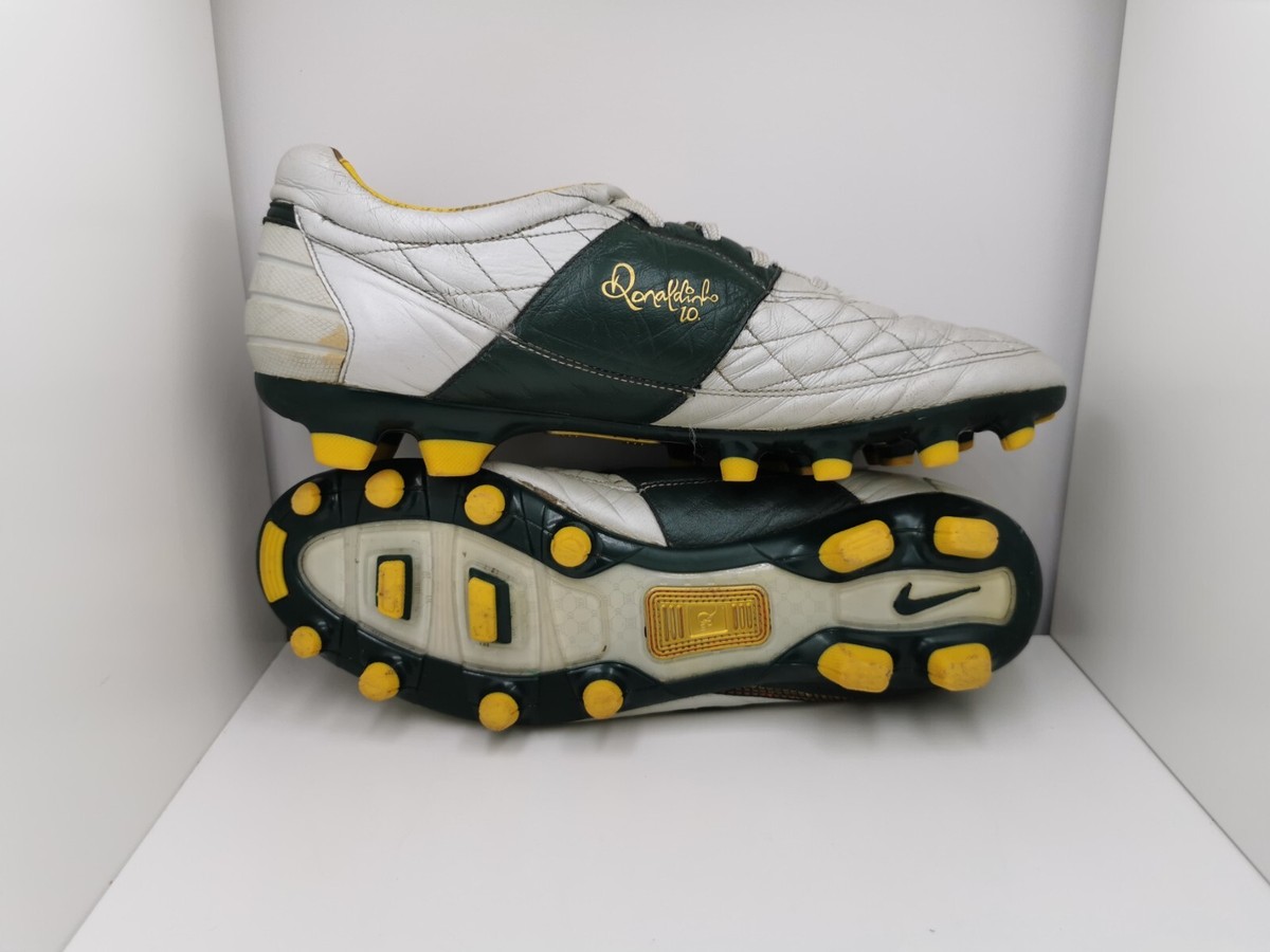 Nike Tiempo Ronaldinho HG こちらの空箱とカード Nike Tiempo