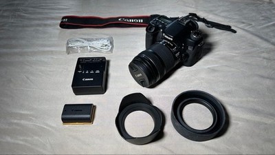 Canon EOS 70D DSLR Camera Kit with EF-S 18-135mm Lens Used