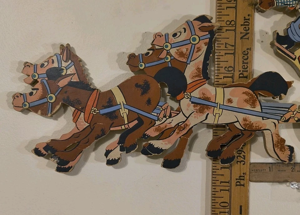 De colección 1950 Dolly Toy Company Pin Up 4 Pared Vaquero Western Wagon Caballos Foto 2 de 4