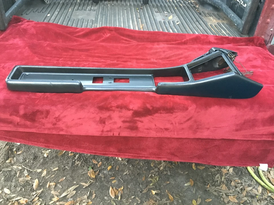 Consola central Datsun 240Z Serie 1 1970-1971 con controlador de aire acondicionado instalado por el distribuidor Foto 2 de 4