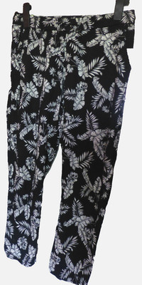 Blue  Motion Damen Schlupf Hose Gr.40/42 Schwarz-Weiß Blätter