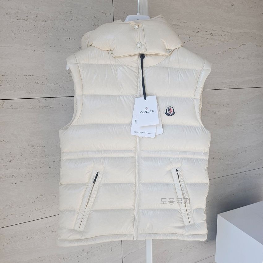 Moncler Ania Hooded Down Gilet White 8A 125287967 image 3