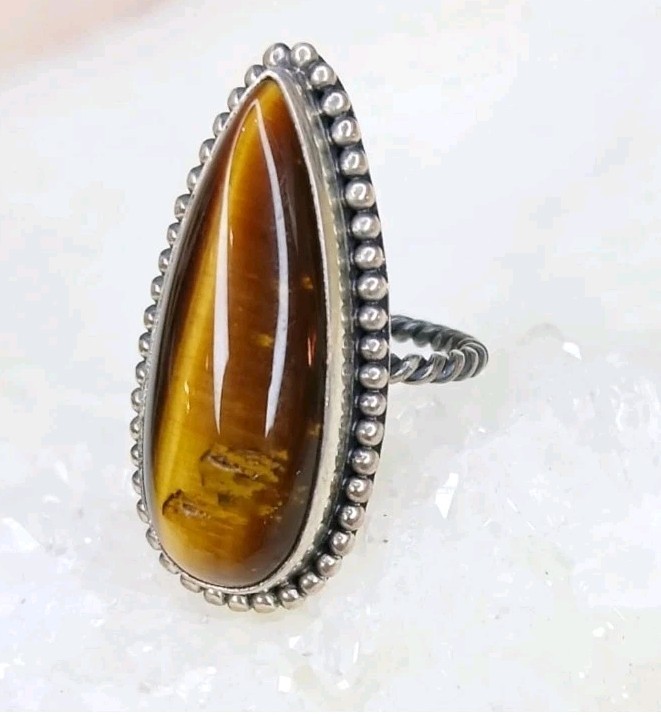 Sterling Tigers Eye Statement Ring With Twisted B… - image 2