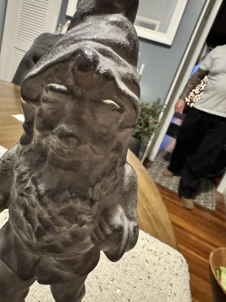 Tope de puerta GNOME de hierro fundido con figura antigua Foto 2 de 4