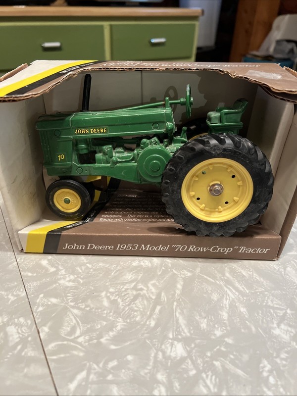 Vintage 1991 Ertl John Deere 1953 70 Row Crop Tractor NOS In Original Box
