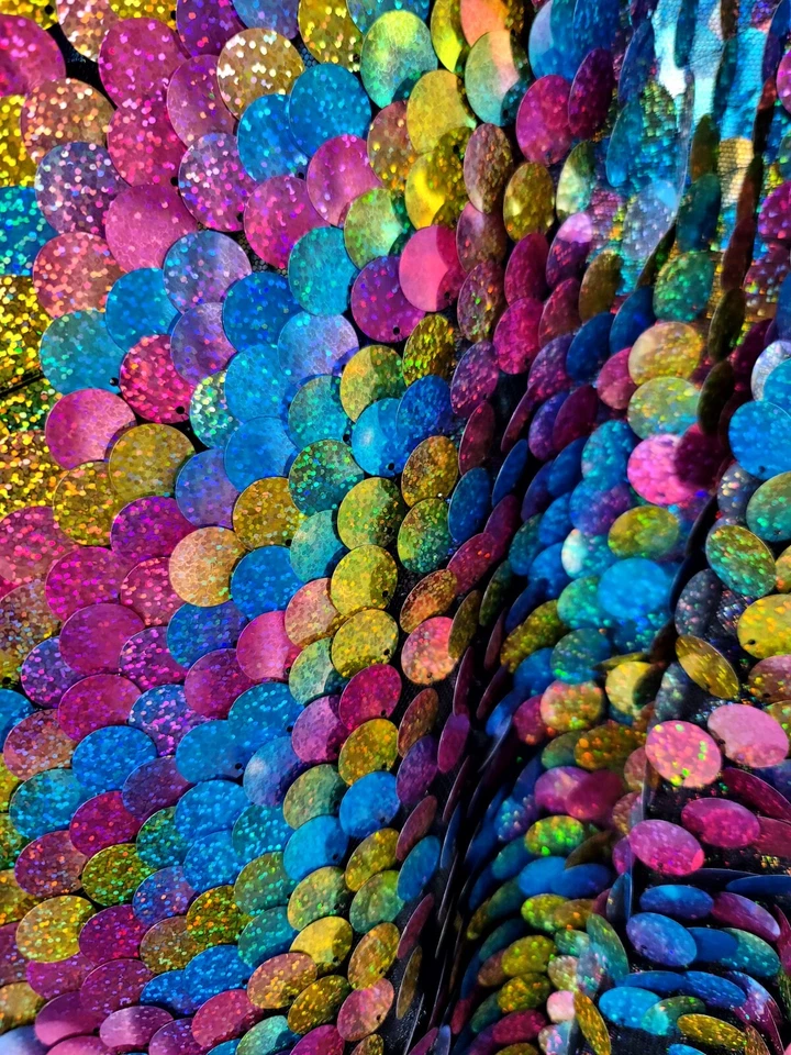 Lentejuelas multicolores iridiscentes en tela de malla por yarda holograma lentejuelas brillo Foto 2 de 4