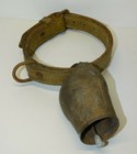 -ANCIENNE CLOCHE de CHEVRE ou MOUTON COLLIER CUIR OBJET ART POPULAIRE COLLECTION