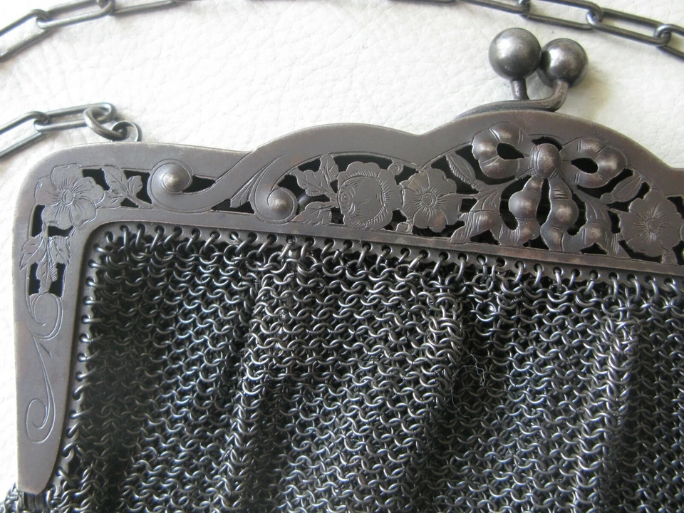 Antique Gun Metal Pierced Floral BOW Frame INTERNAL COIN Mesh Purse FRANCE - Image 2 of 4