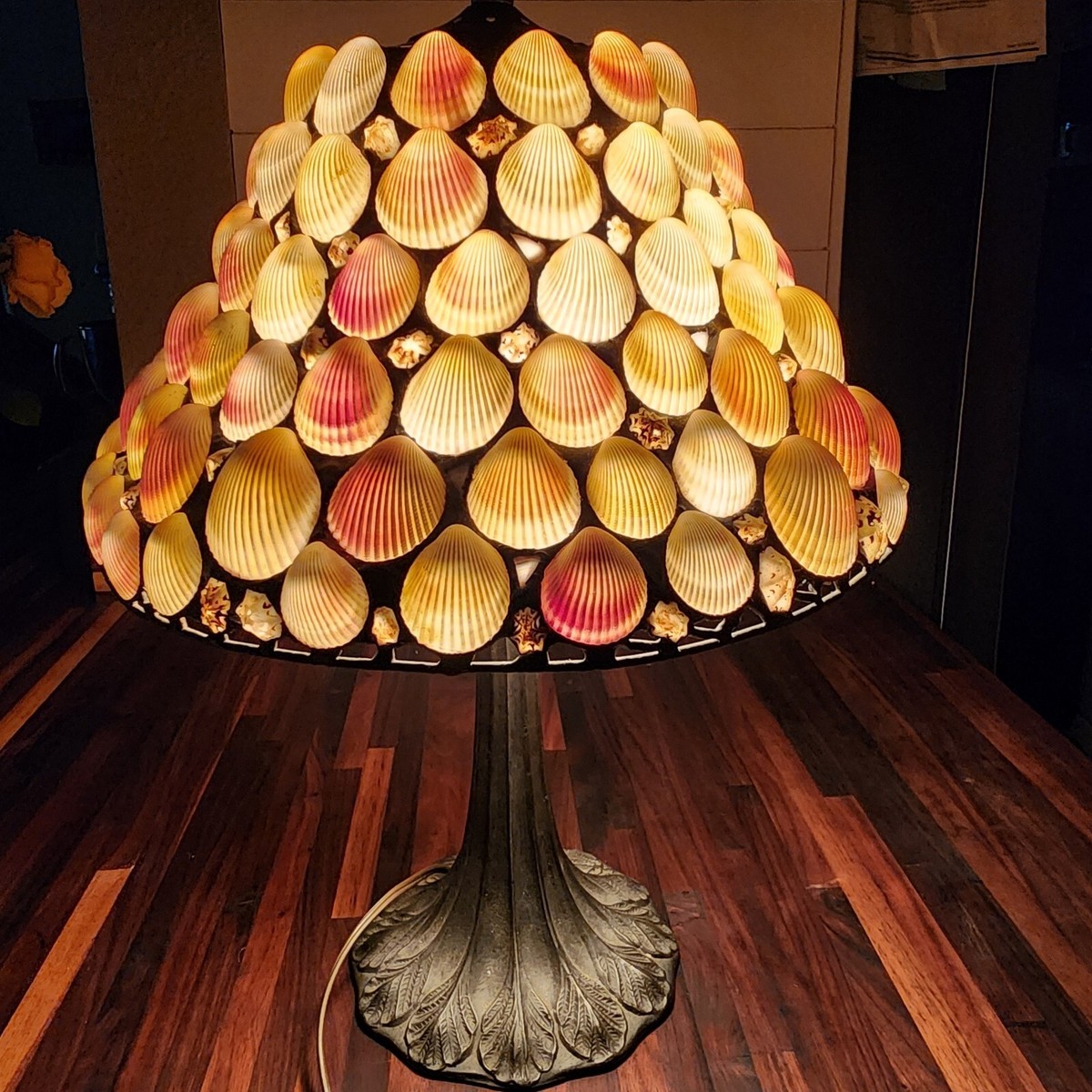 Vtg Richard Hoosin Sea Shell Tiffany Style Lamp Signed Numbered