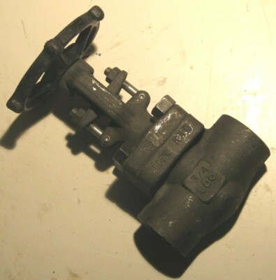 NEW NEWCO 18X-FS2-FP CL 800 FORGED STEEL GATE VALVE 1975 PSI 3/4NPT / SKT P7604