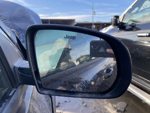 Used Right Door Mirror fits: 2024 Jeep Compass w/signal lamp w/o surround view b