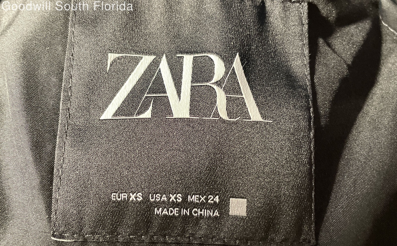 Zara Womens Black Long Sleeve Pockets Full-Zip Puffer Winter Jacket Size XS thumbnail 4