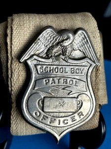 VINTAGE 1950's SCHOOL BOY PATROL OFFICER BADGE PIN  WITH BELT