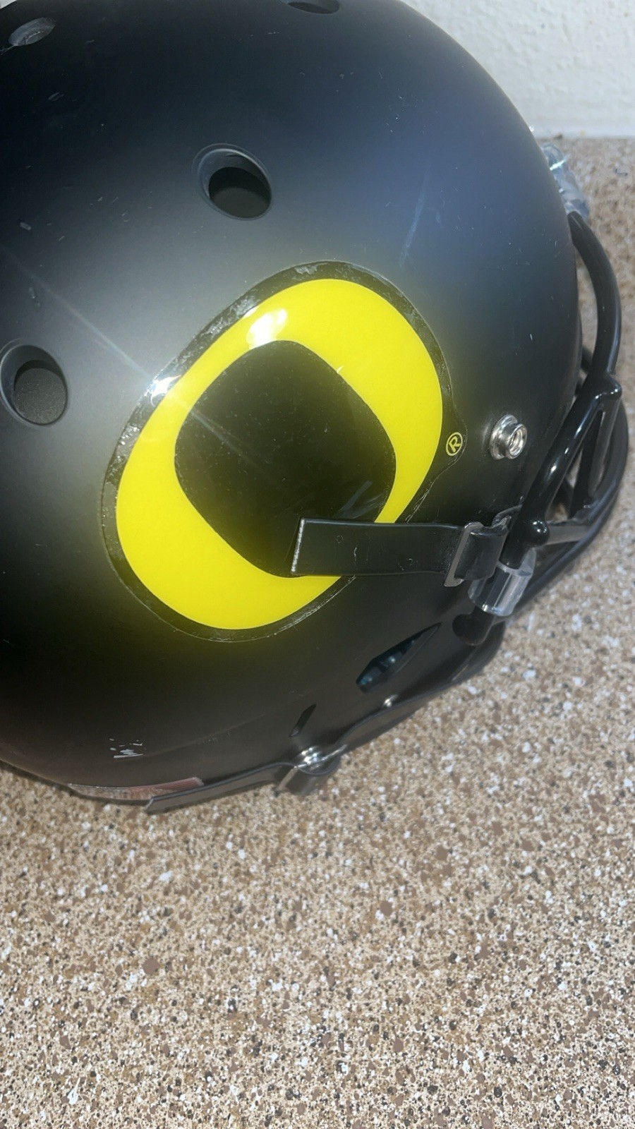 OREGON DUCKS Schutt AiR XP Gameday REPLICA Football Helmet (MATTE BLACK)